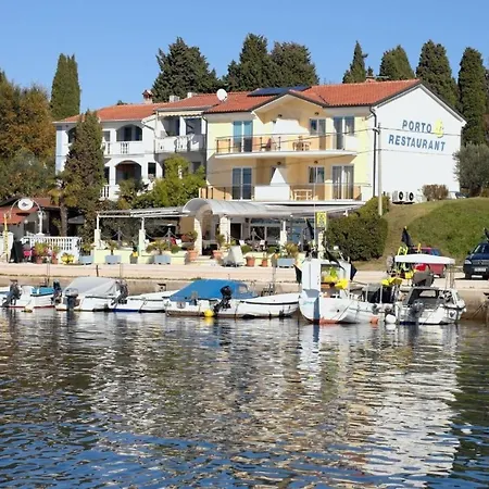 Toni By Interhome 사부드리자