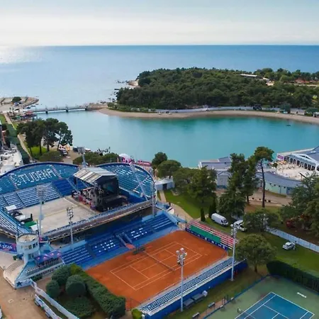 Toni By Interhome Lägenhet Savudrija